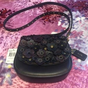 Coach NWT small tea rose appliqué Crossbody